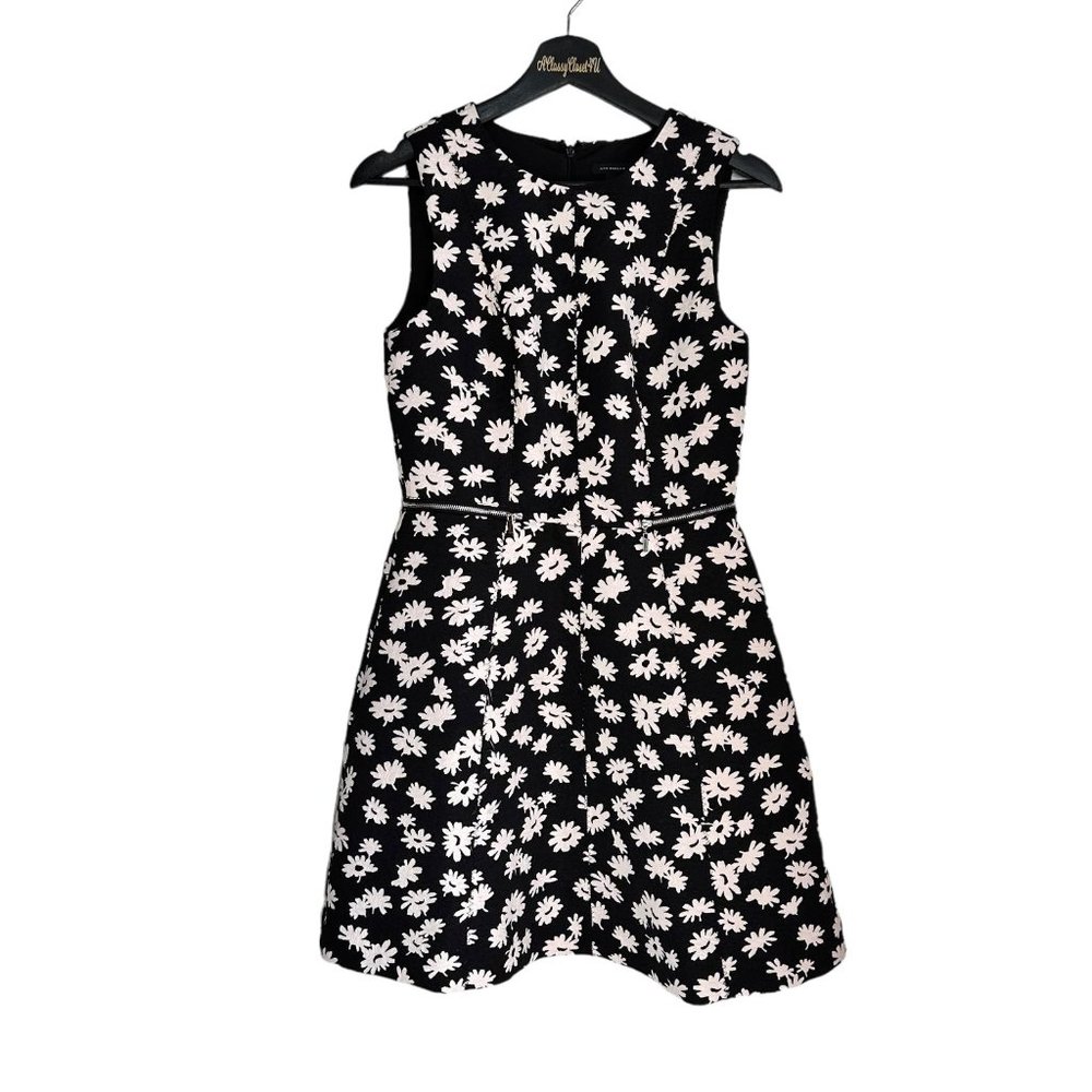 Ann Taylor Black Floral Daisy Sleeveless Fit & Flare Dress 0 zipper details
